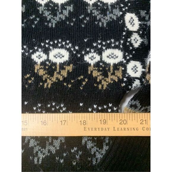 Vintage Patterned Sweater - Picture 7 of 8